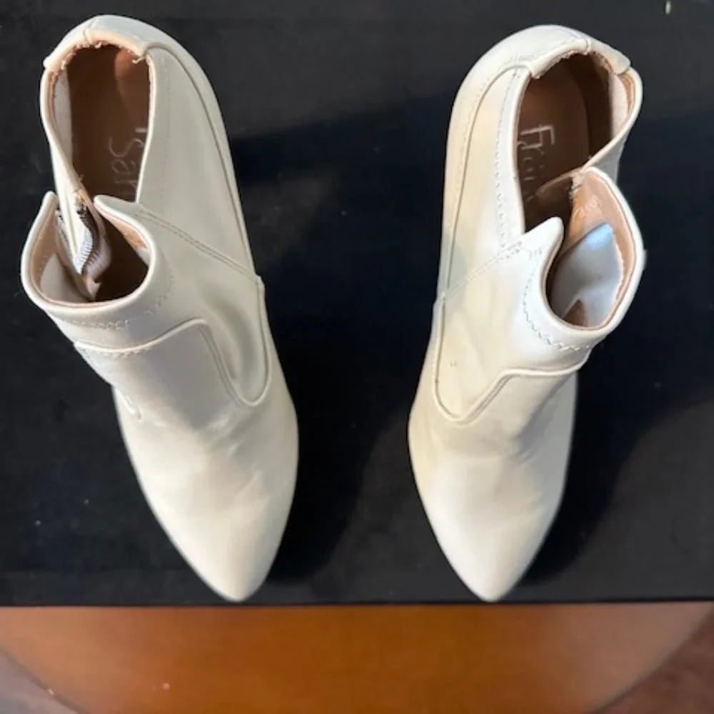 NEW CREAM FRANCO SARTO SHOE BOOTS WITH ZIPPERED SIDE.